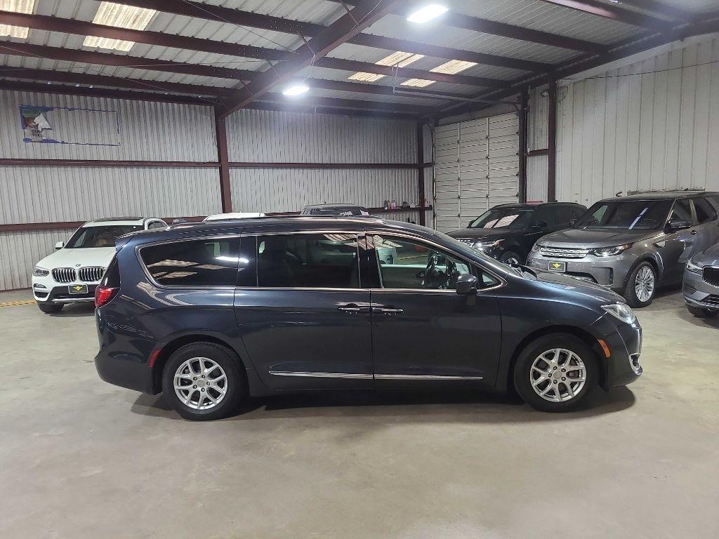 Chrysler Pacifica Touring L FWD 2020