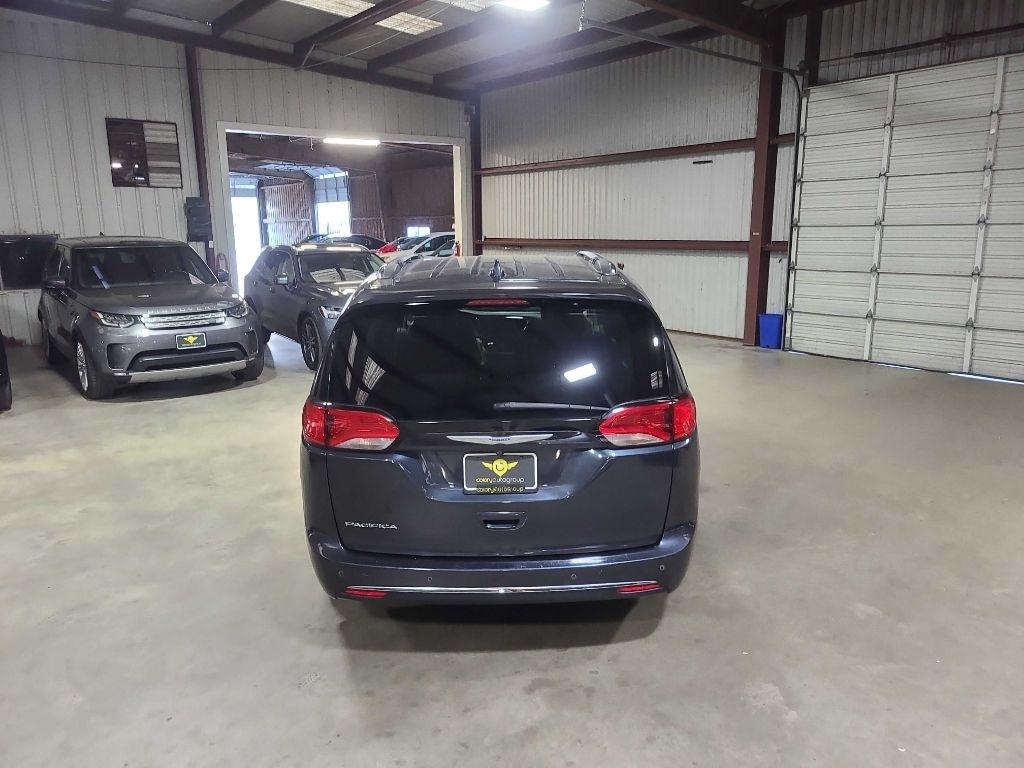 Chrysler Pacifica Touring L FWD 2020