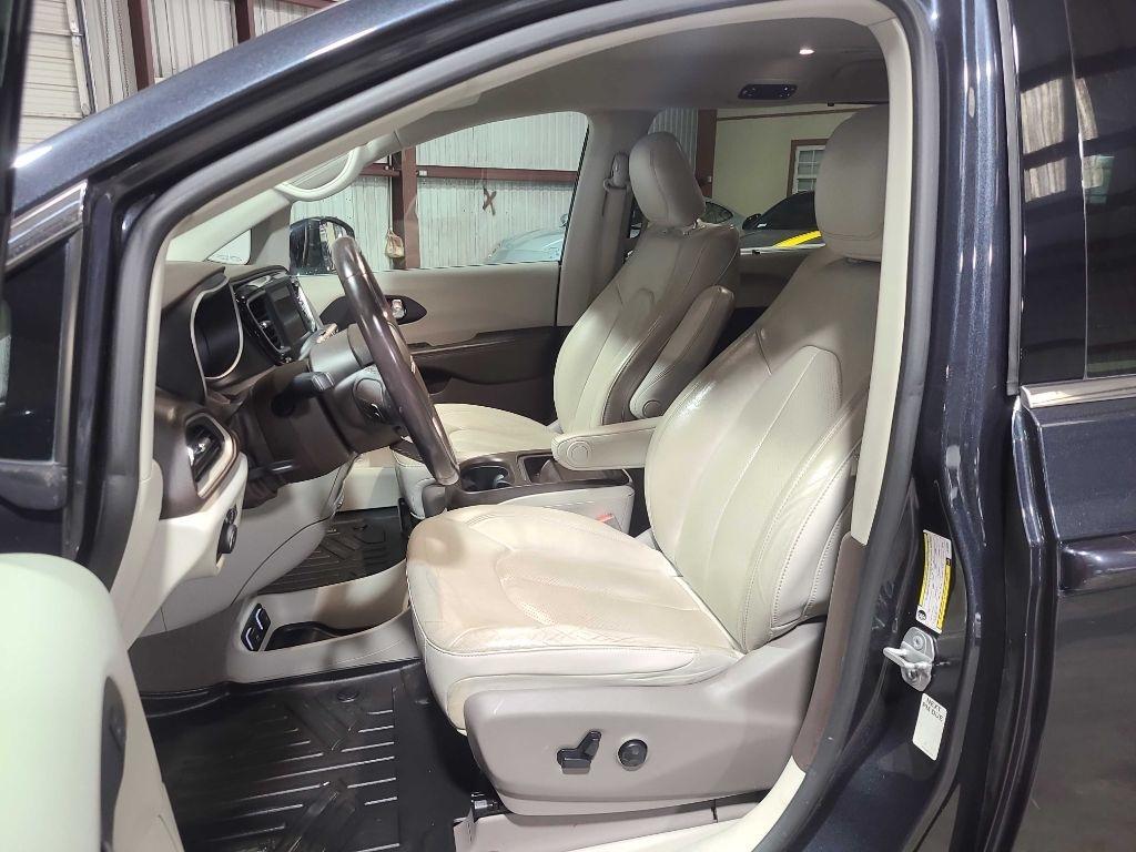 Chrysler Pacifica Touring L FWD 2020