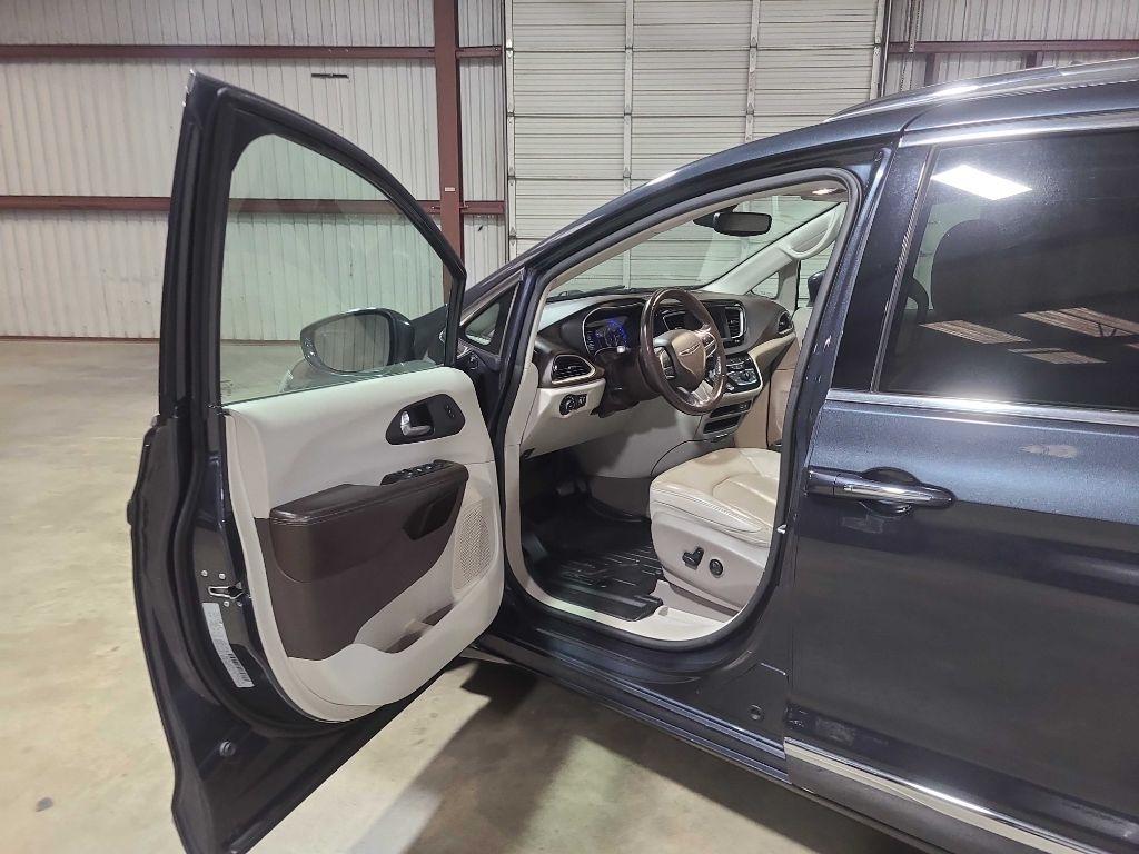 Chrysler Pacifica Touring L FWD 2020