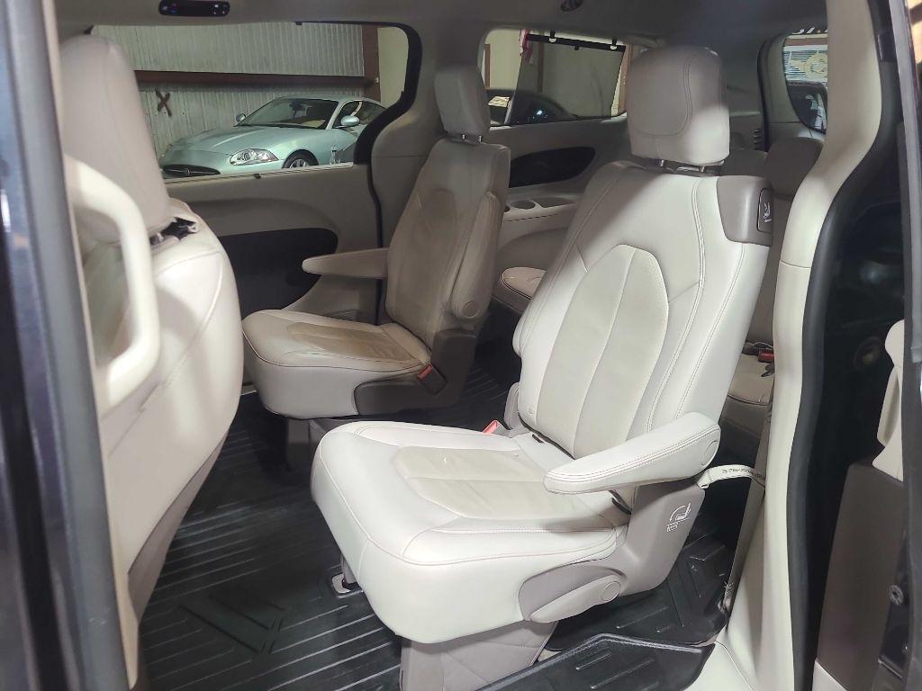 Chrysler Pacifica Touring L FWD 2020