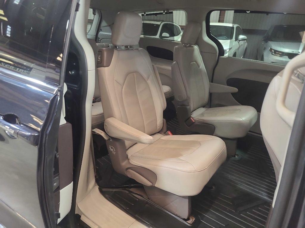 Chrysler Pacifica Touring L FWD 2020