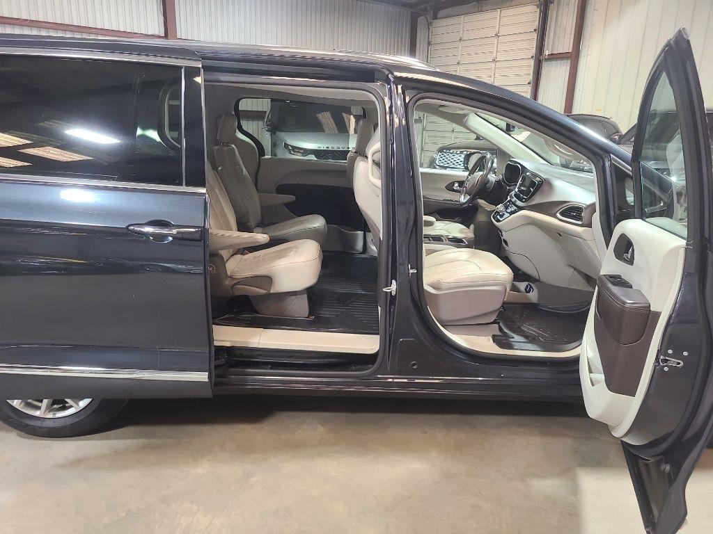 Chrysler Pacifica Touring L FWD 2020