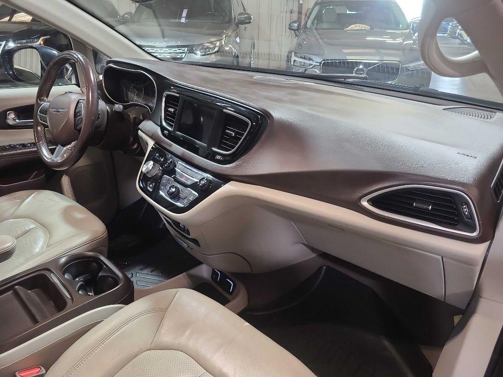 Chrysler Pacifica Touring L FWD 2020