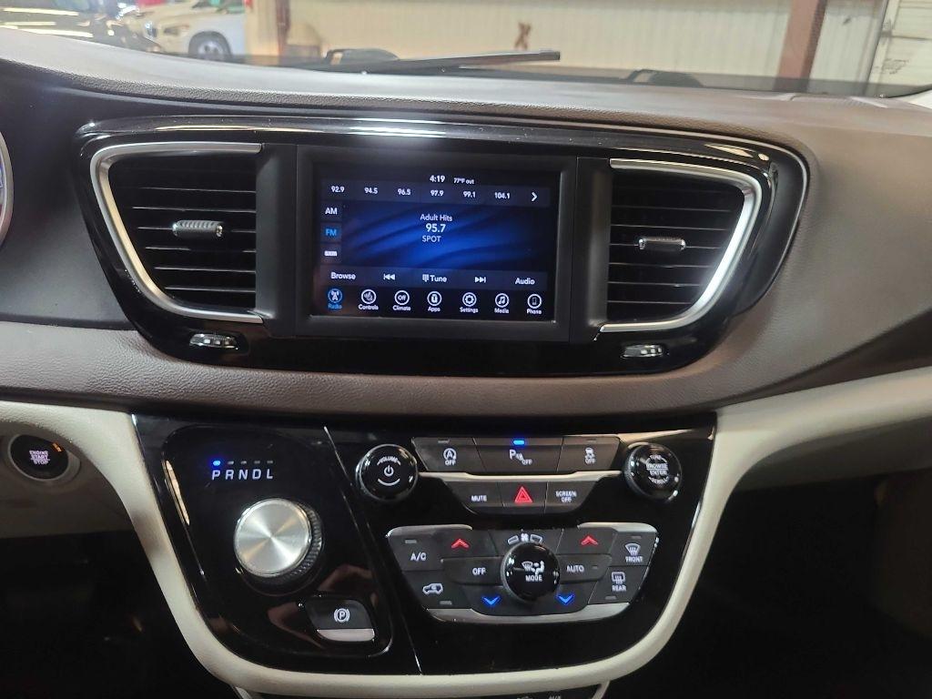 Chrysler Pacifica Touring L FWD 2020