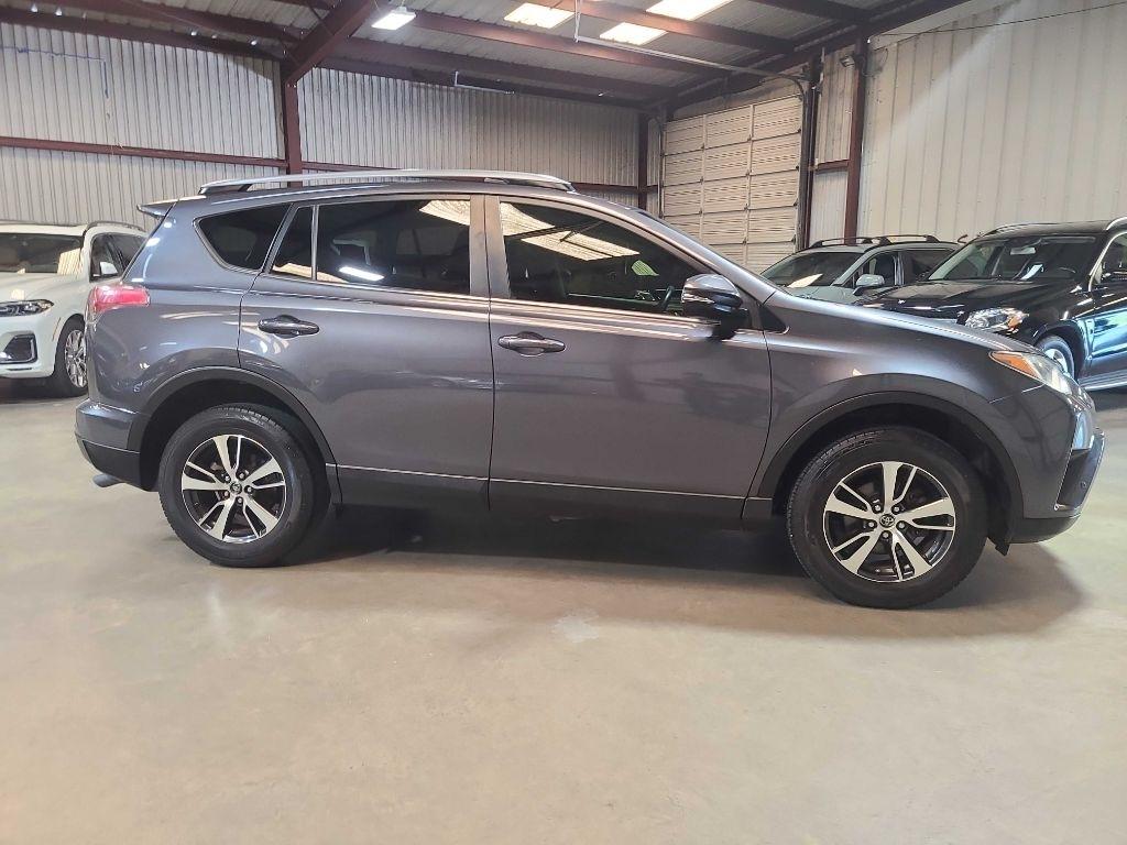 Toyota RAV4 Adventure FWD (Natl) 2018