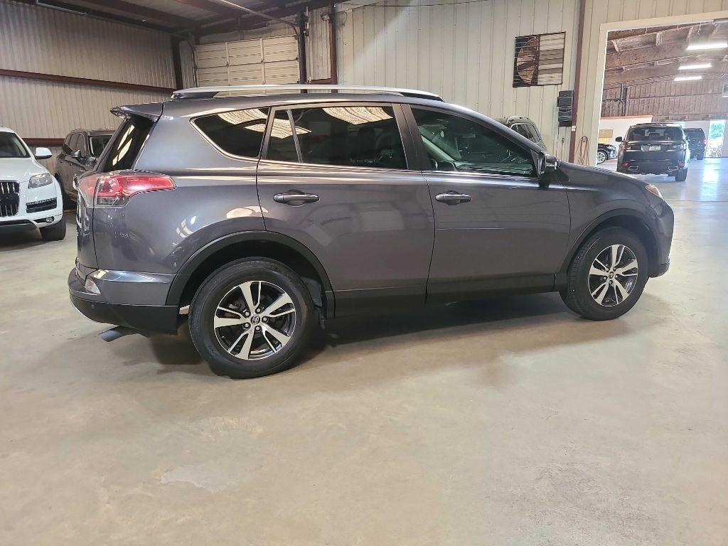 Toyota RAV4 Adventure FWD (Natl) 2018