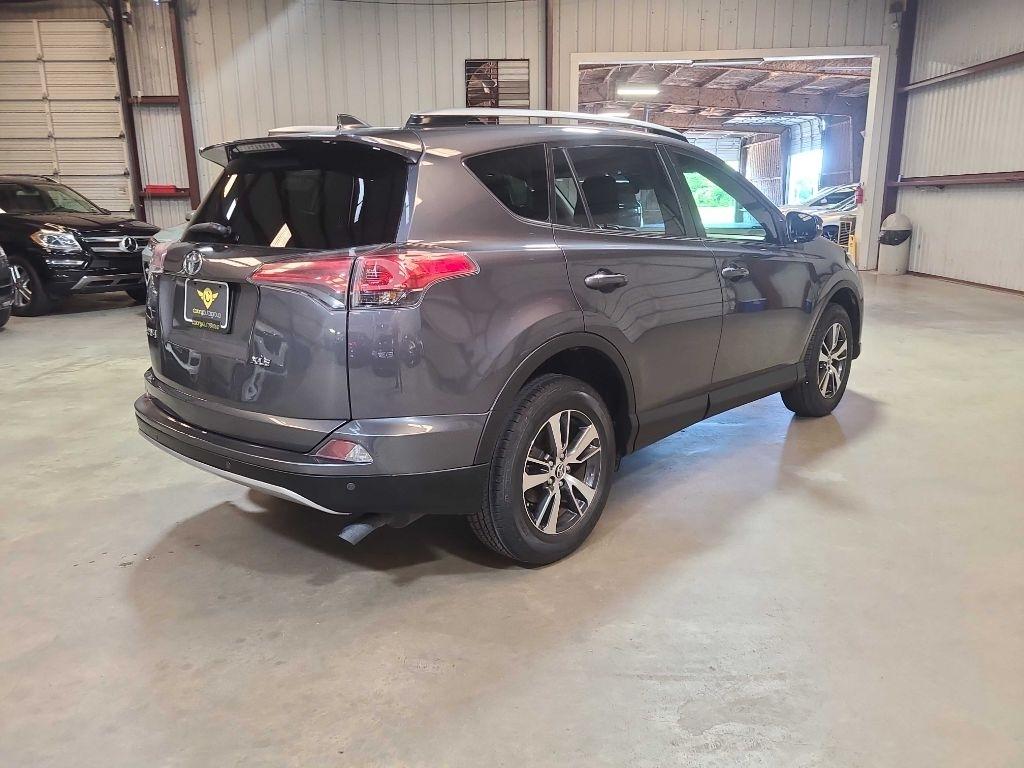 Toyota RAV4 Adventure FWD (Natl) 2018