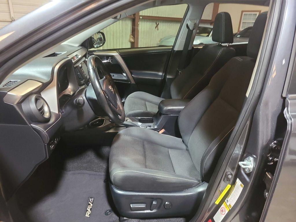 Toyota RAV4 Adventure FWD (Natl) 2018