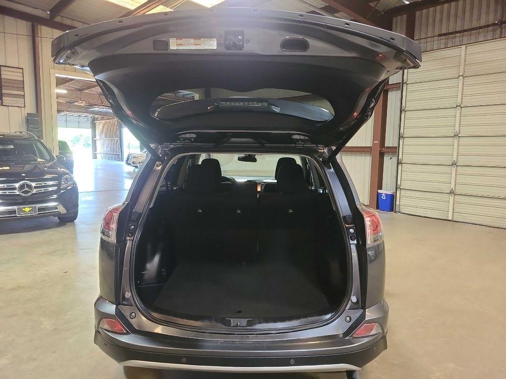 Toyota RAV4 Adventure FWD (Natl) 2018