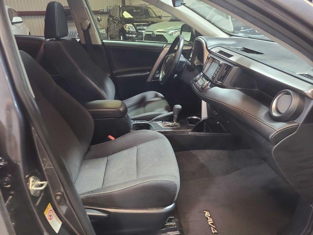 Toyota RAV4 Adventure FWD (Natl) 2018
