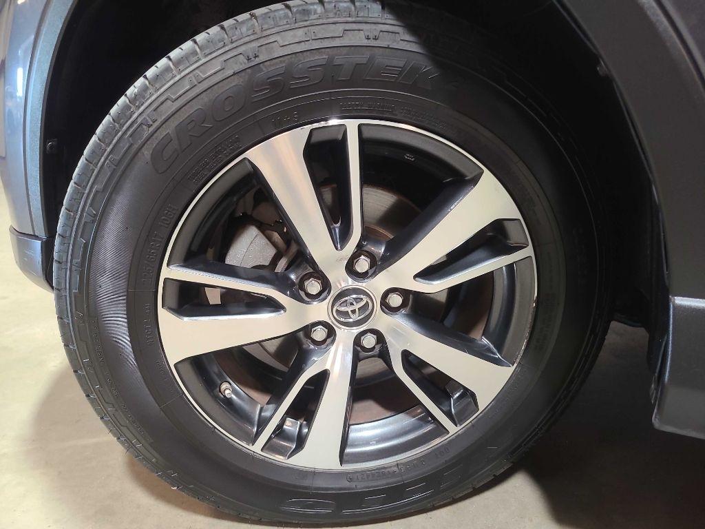 Toyota RAV4 Adventure FWD (Natl) 2018