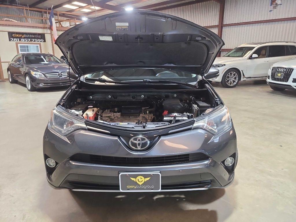 Toyota RAV4 Adventure FWD (Natl) 2018
