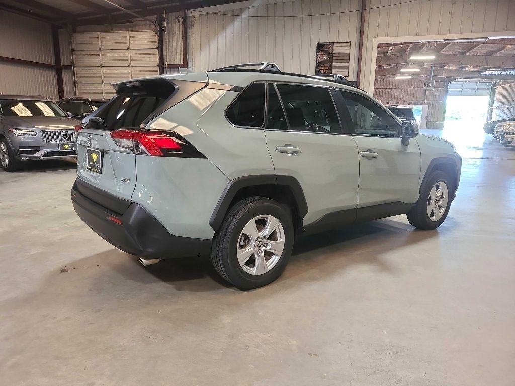 Toyota RAV4 XLE FWD (Natl) 2020