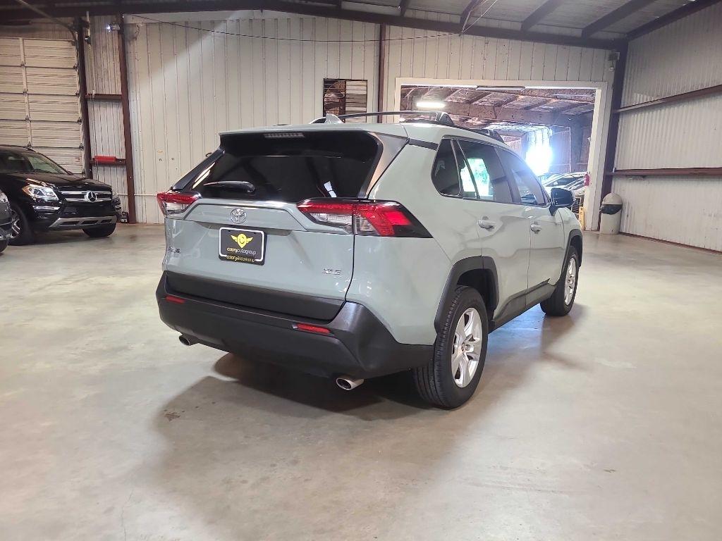Toyota RAV4 XLE FWD (Natl) 2020