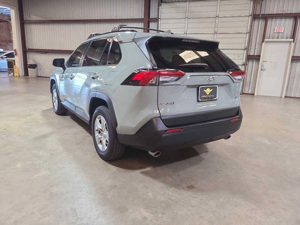 Toyota RAV4 XLE FWD (Natl) 2020