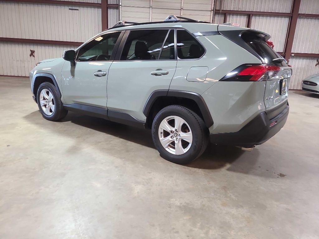 Toyota RAV4 XLE FWD (Natl) 2020