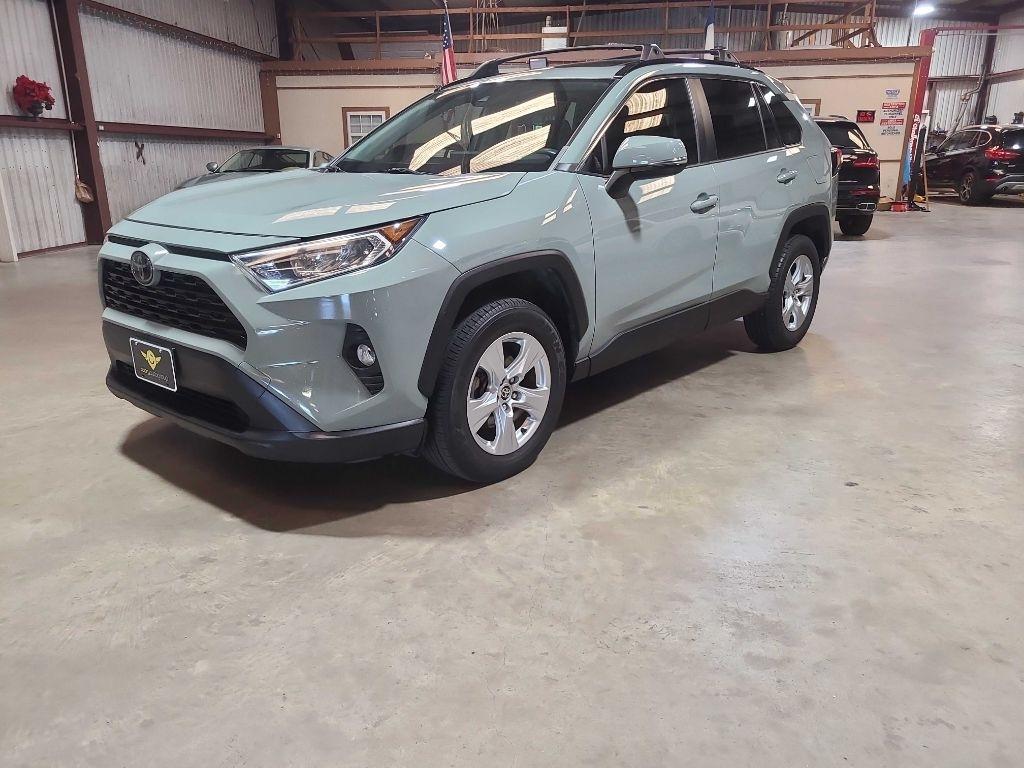 Toyota RAV4 XLE FWD (Natl) 2020
