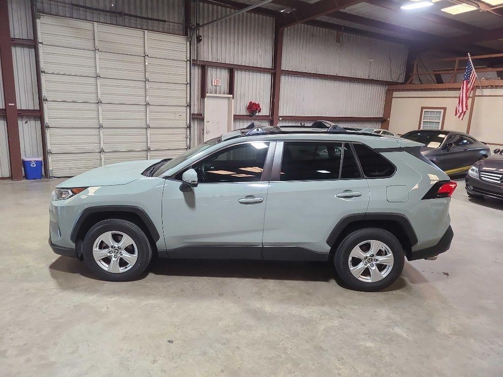 Toyota RAV4 XLE FWD (Natl) 2020