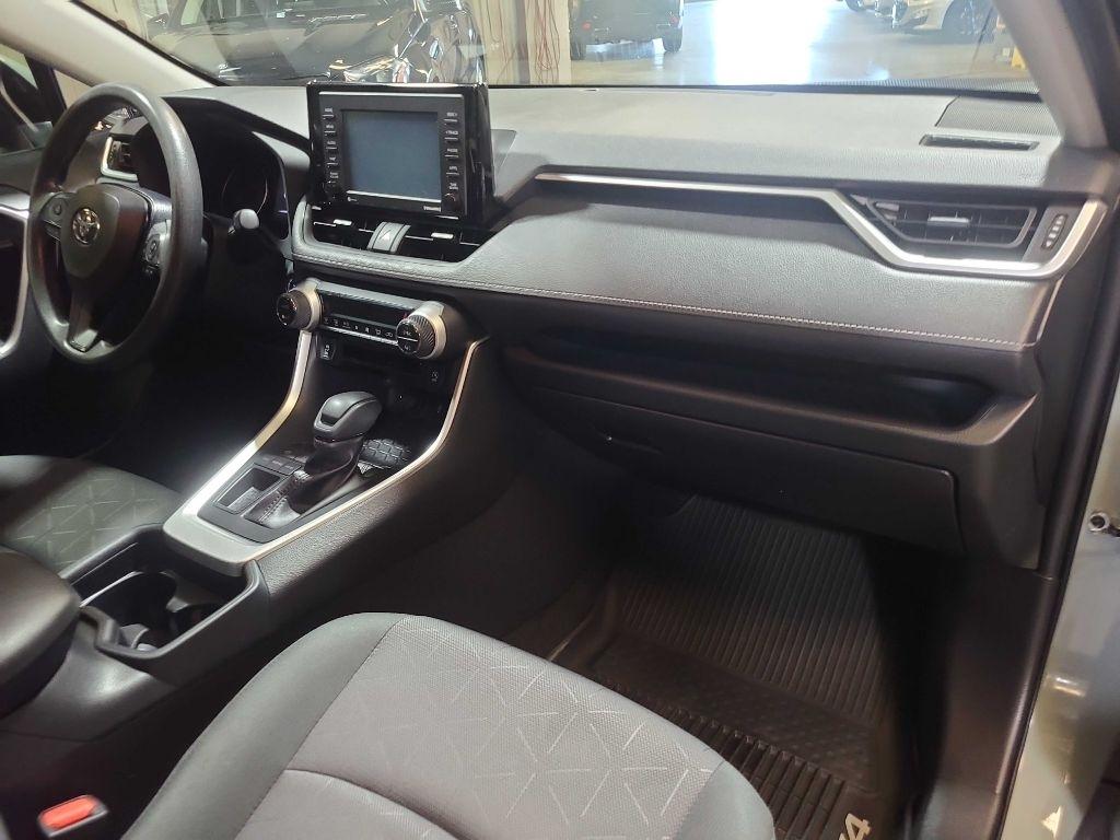 Toyota RAV4 XLE FWD (Natl) 2020