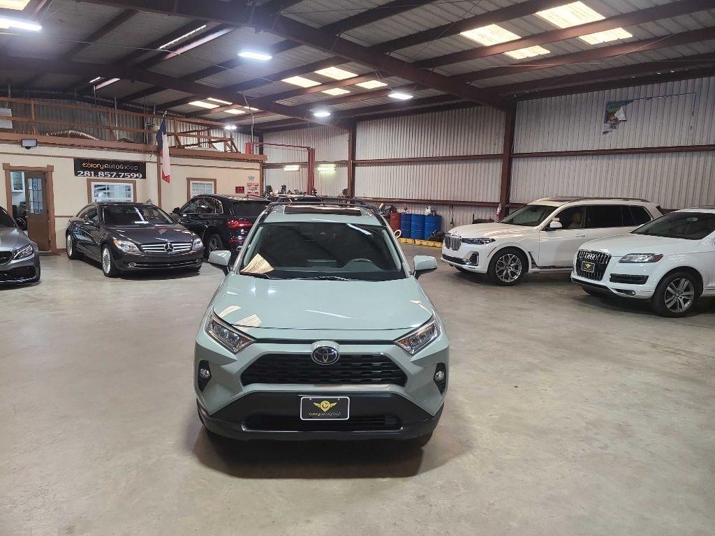 Toyota RAV4 XLE FWD (Natl) 2020