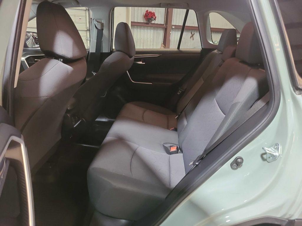 Toyota RAV4 XLE FWD (Natl) 2020