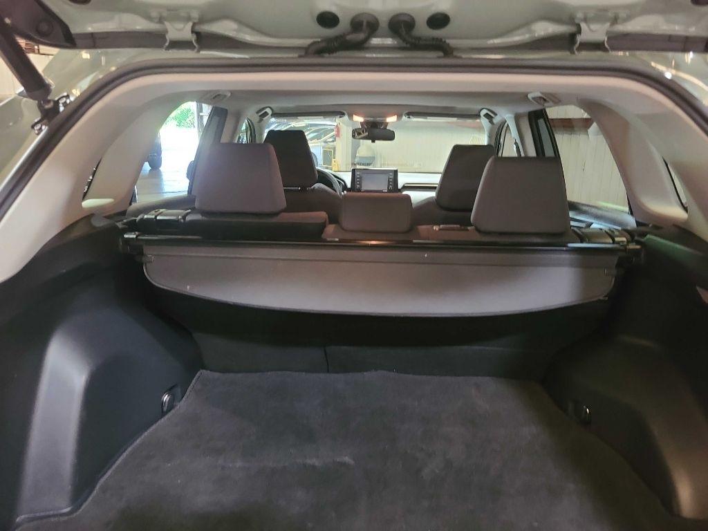 Toyota RAV4 XLE FWD (Natl) 2020