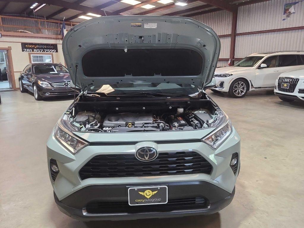 Toyota RAV4 XLE FWD (Natl) 2020