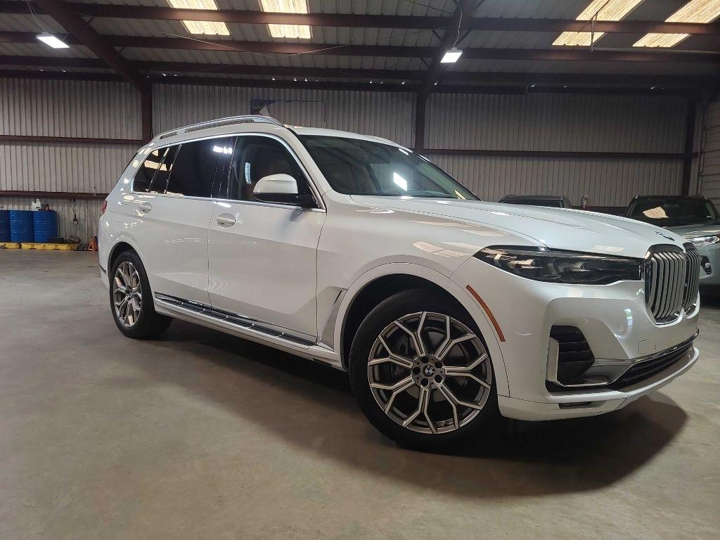BMW X7 xDrive40i Sports Activity Vehicle 2021