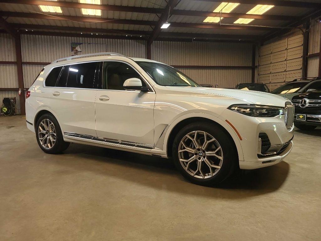 BMW X7 xDrive40i Sports Activity Vehicle 2021
