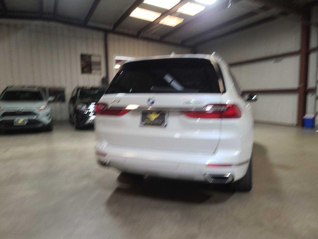 BMW X7 xDrive40i Sports Activity Vehicle 2021
