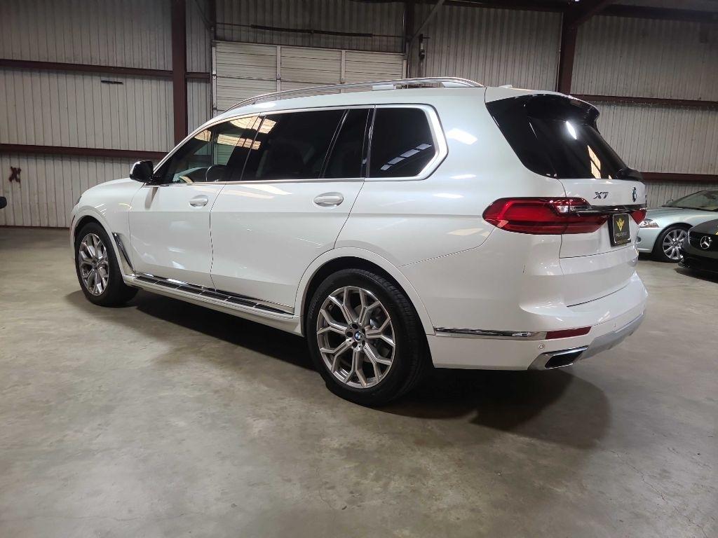 BMW X7 xDrive40i Sports Activity Vehicle 2021