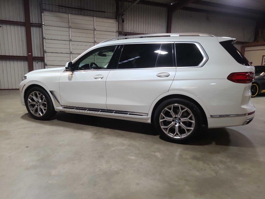 BMW X7 xDrive40i Sports Activity Vehicle 2021