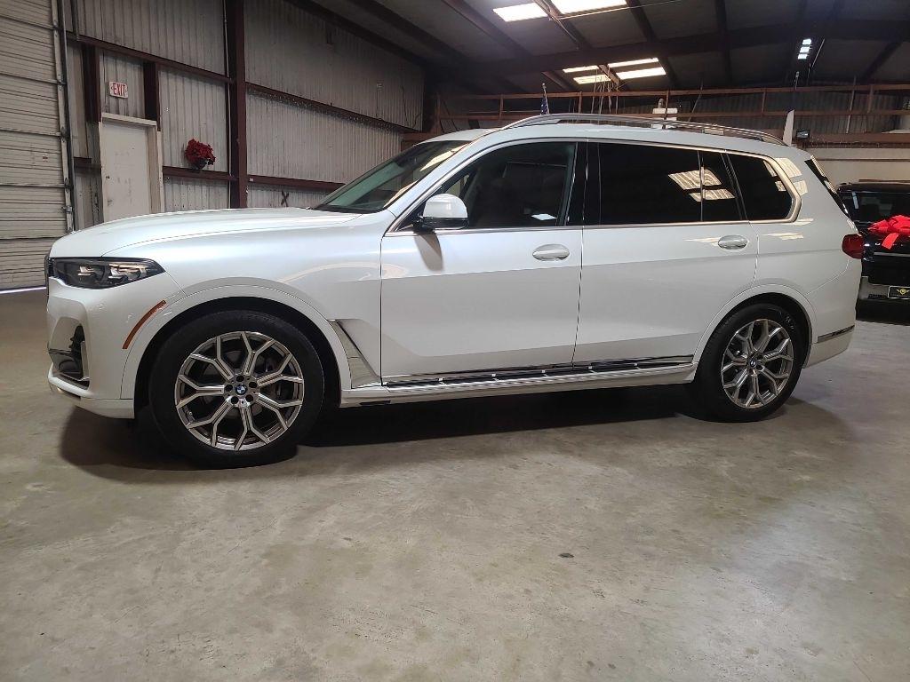 BMW X7 xDrive40i Sports Activity Vehicle 2021