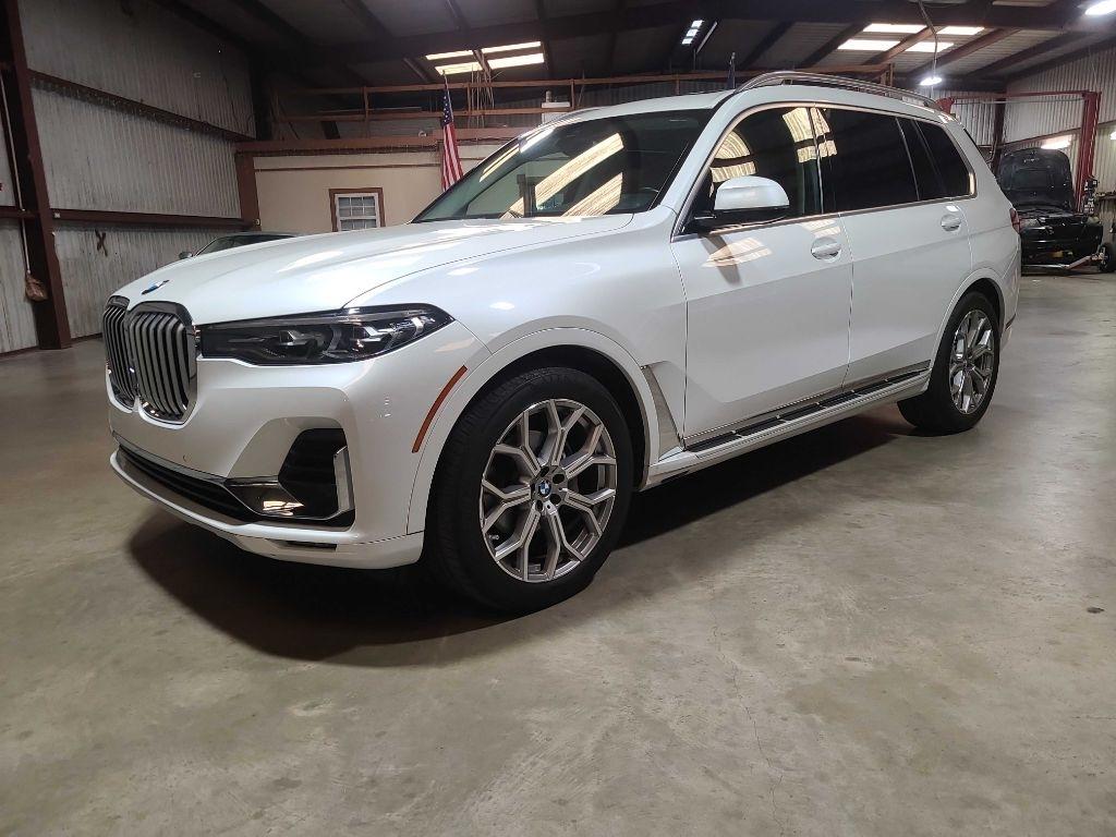 BMW X7 xDrive40i Sports Activity Vehicle 2021