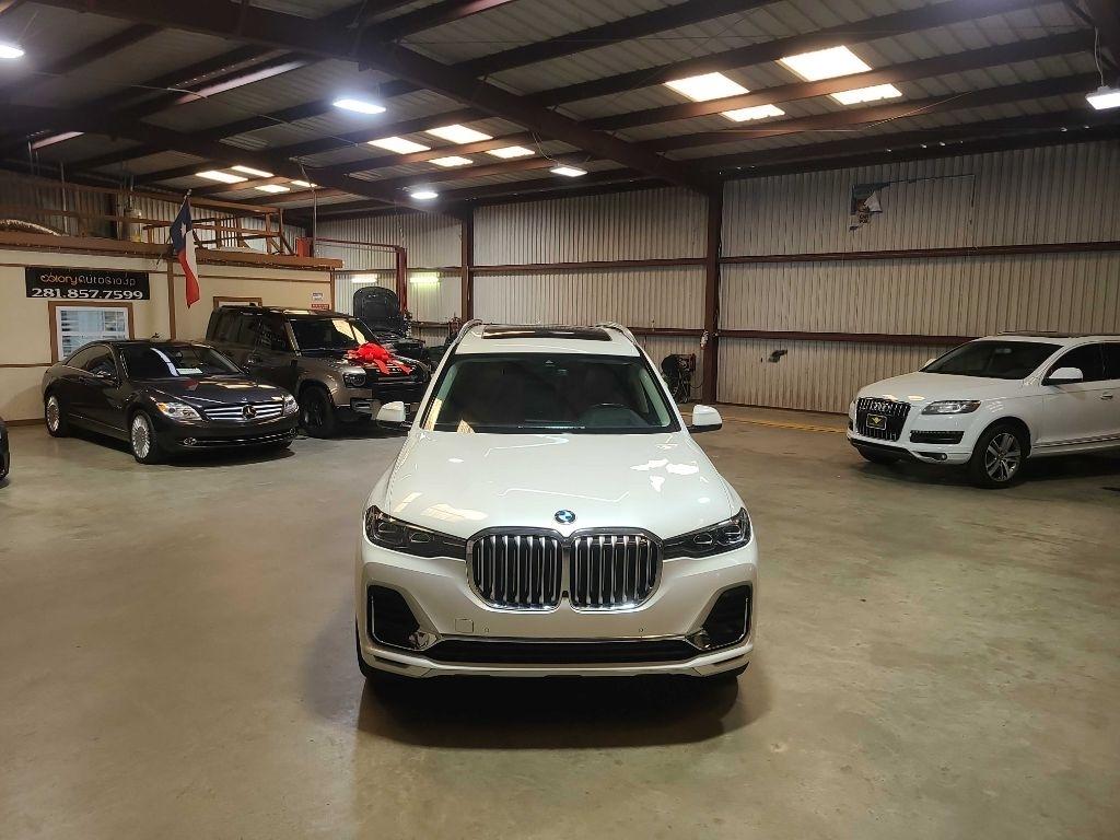 BMW X7 xDrive40i Sports Activity Vehicle 2021