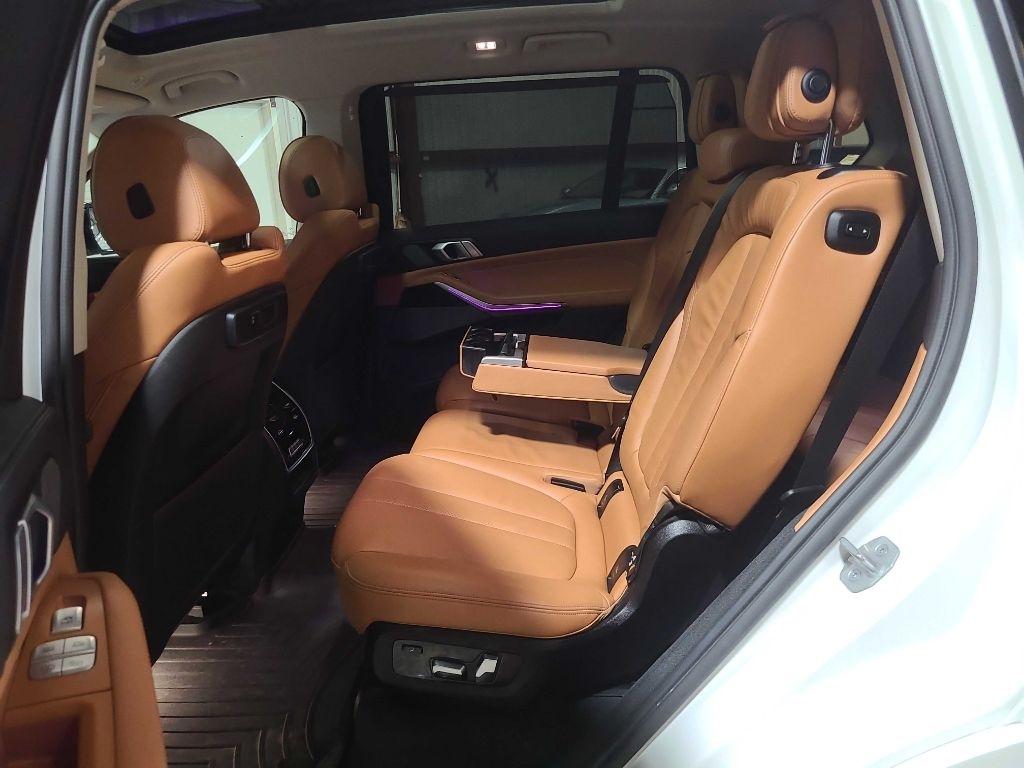 BMW X7 xDrive40i Sports Activity Vehicle 2021