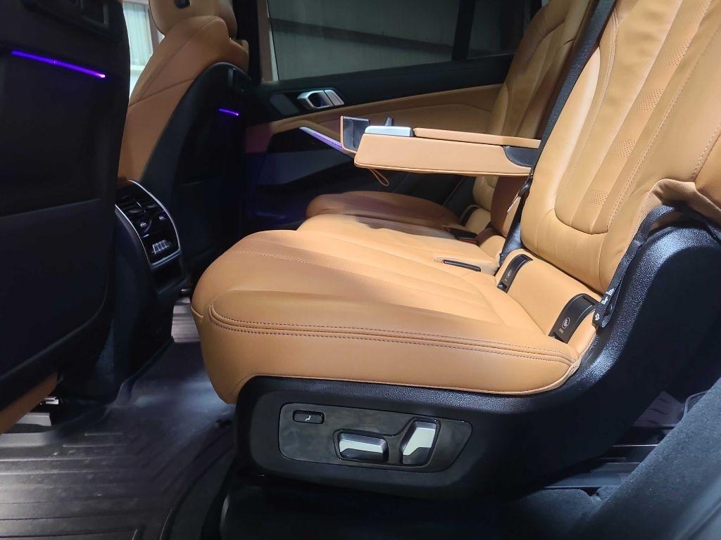 BMW X7 xDrive40i Sports Activity Vehicle 2021