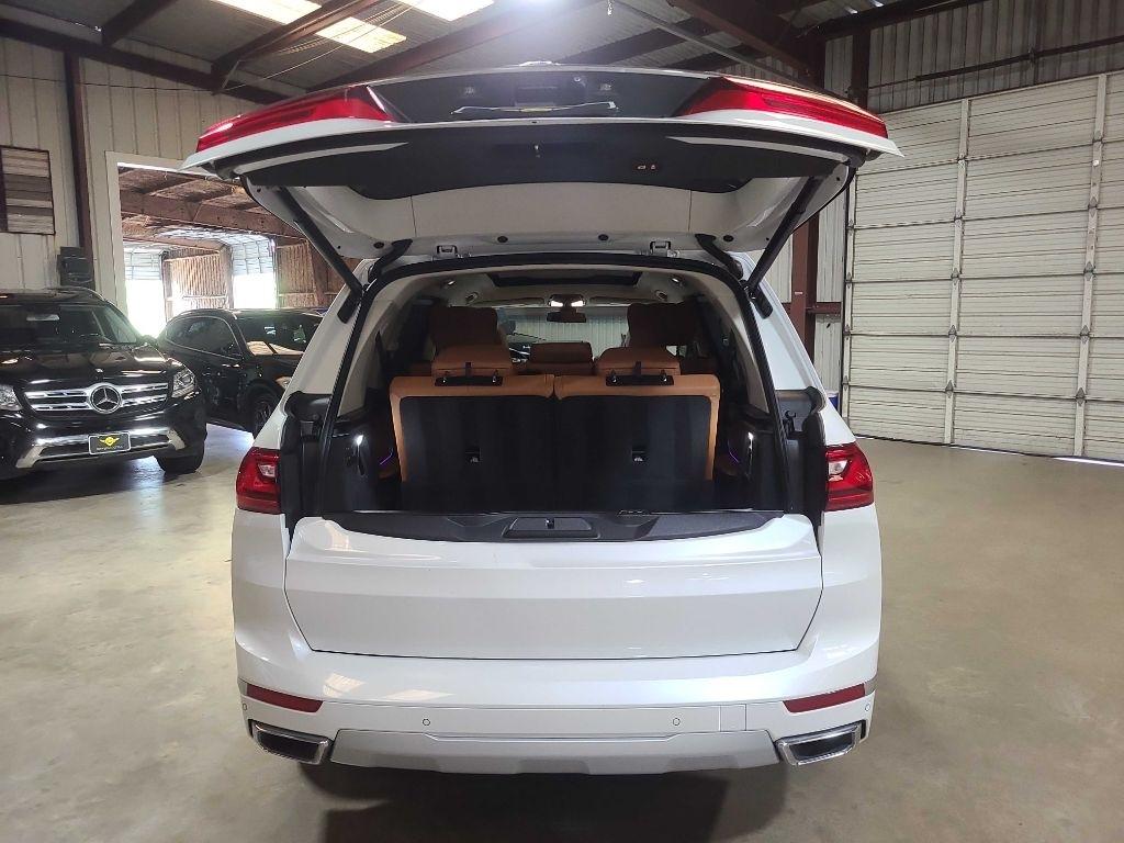 BMW X7 xDrive40i Sports Activity Vehicle 2021