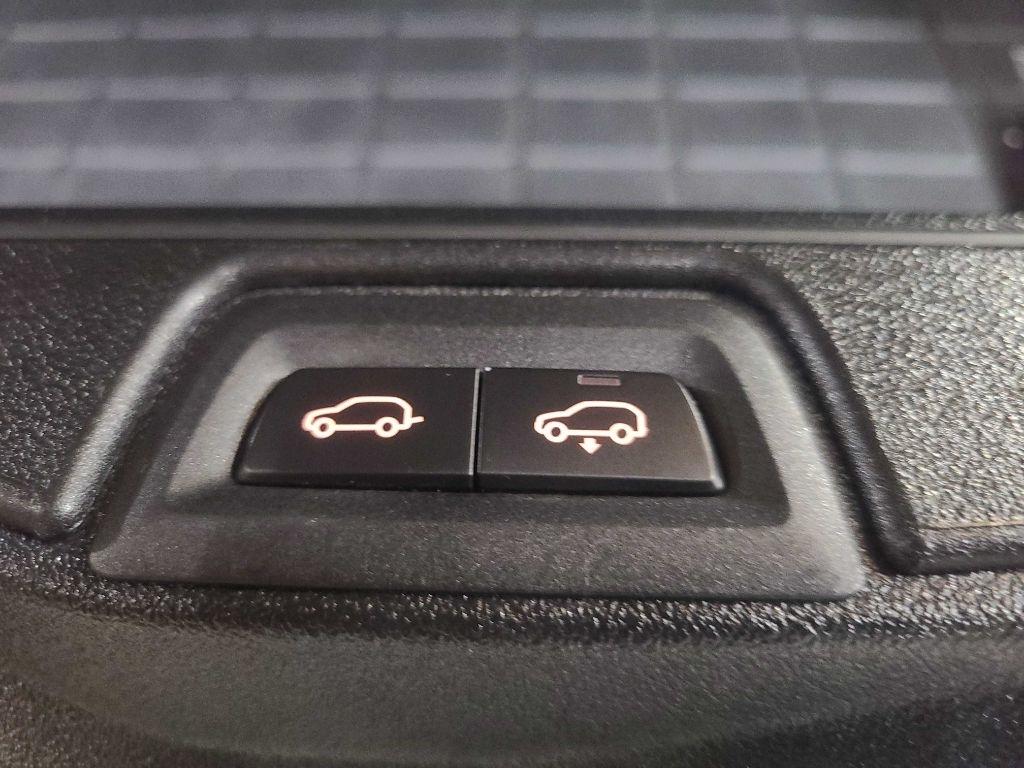 BMW X7 xDrive40i Sports Activity Vehicle 2021