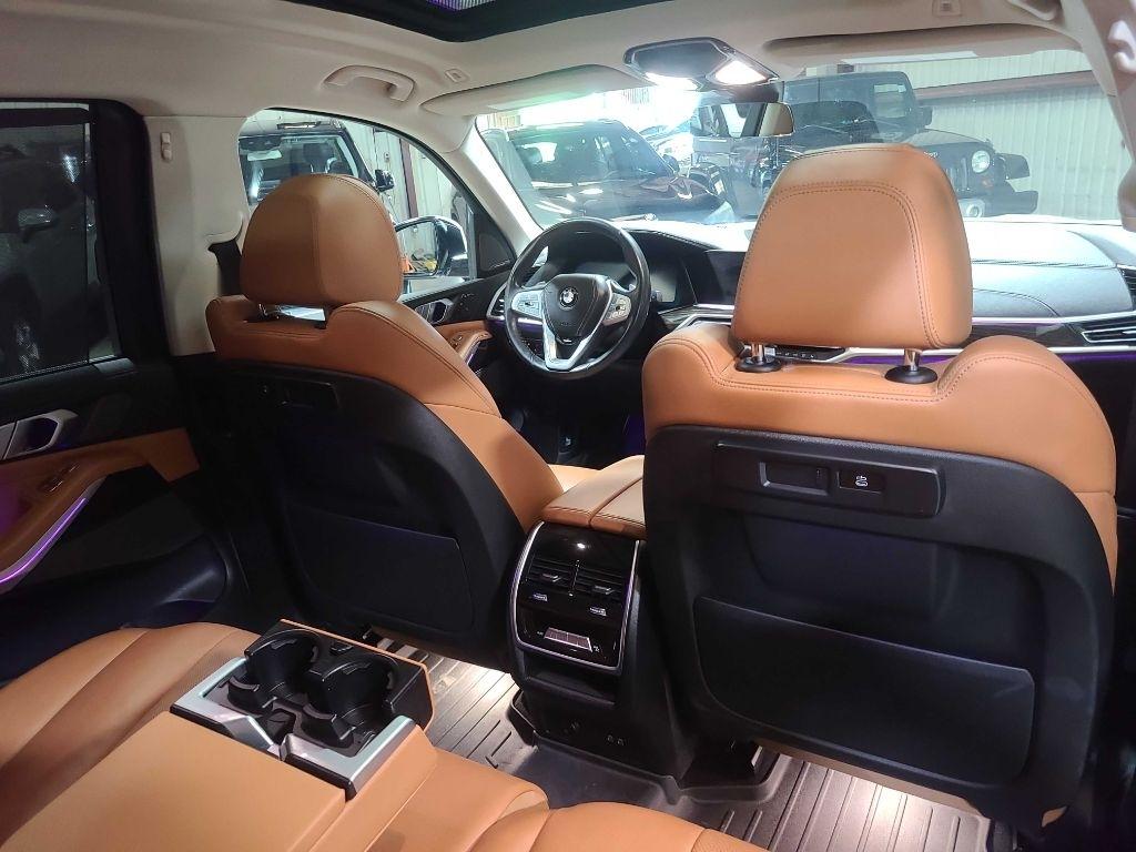BMW X7 xDrive40i Sports Activity Vehicle 2021