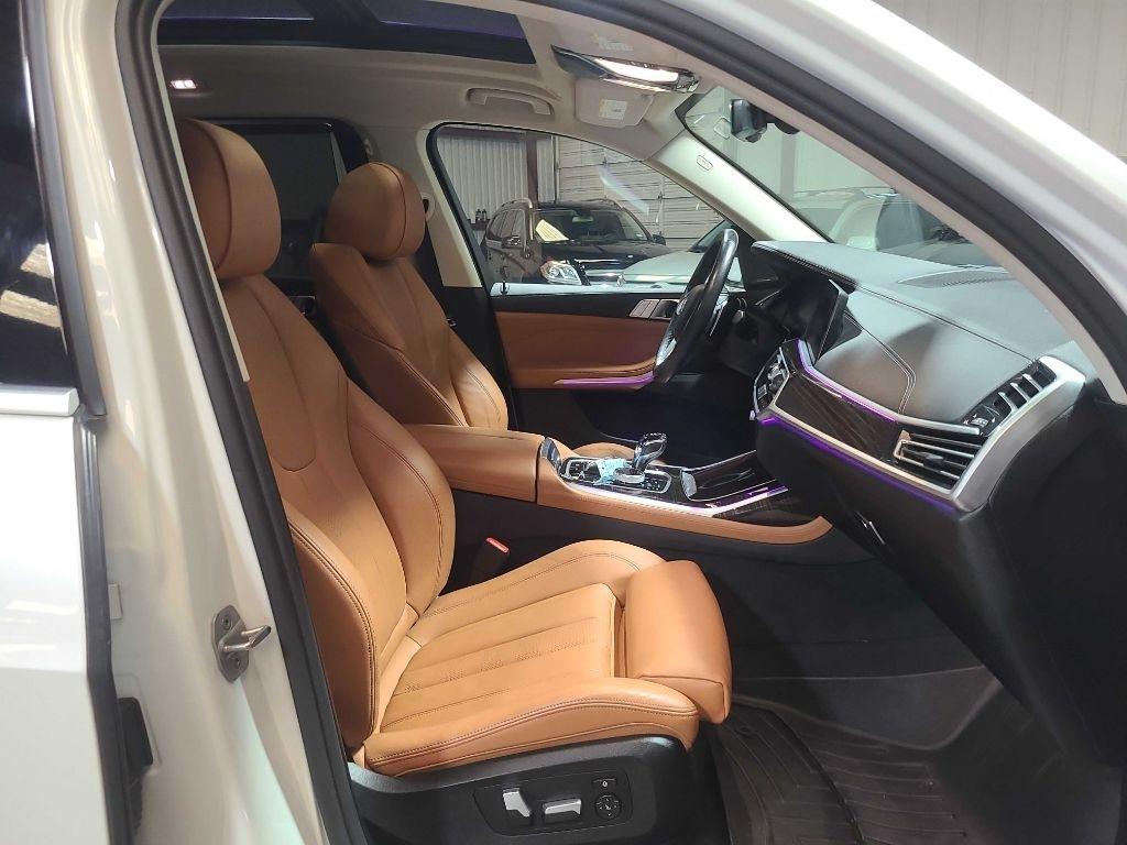 BMW X7 xDrive40i Sports Activity Vehicle 2021