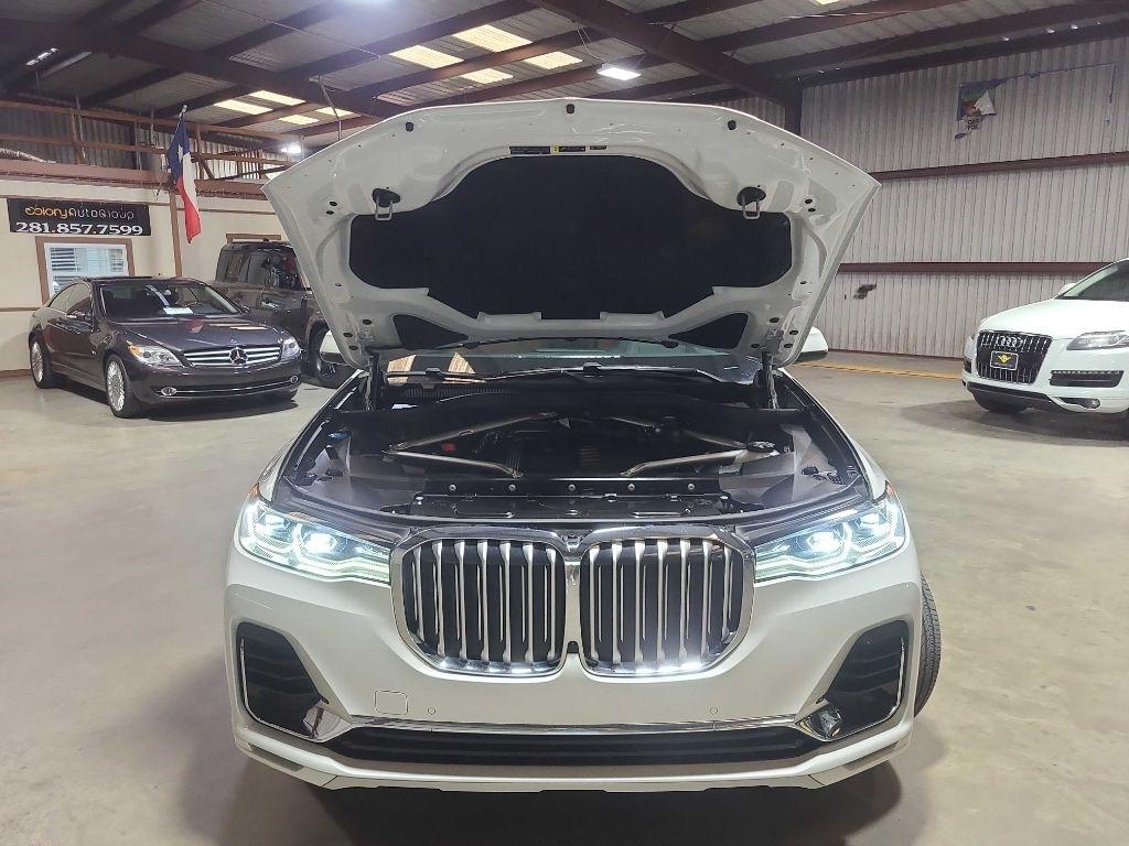 BMW X7 xDrive40i Sports Activity Vehicle 2021