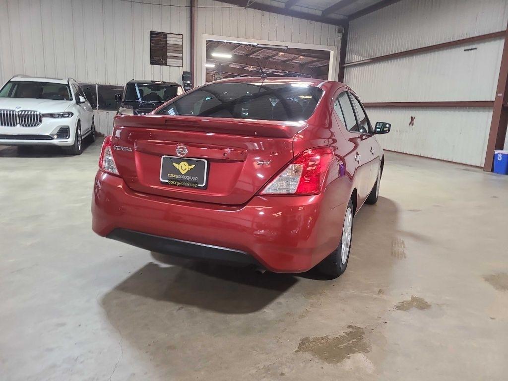 Nissan Versa Sedan SV CVT 2018