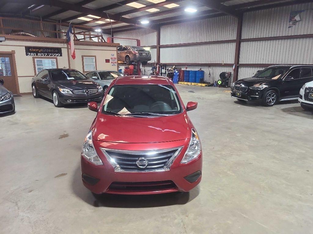 Nissan Versa Sedan SV CVT 2018