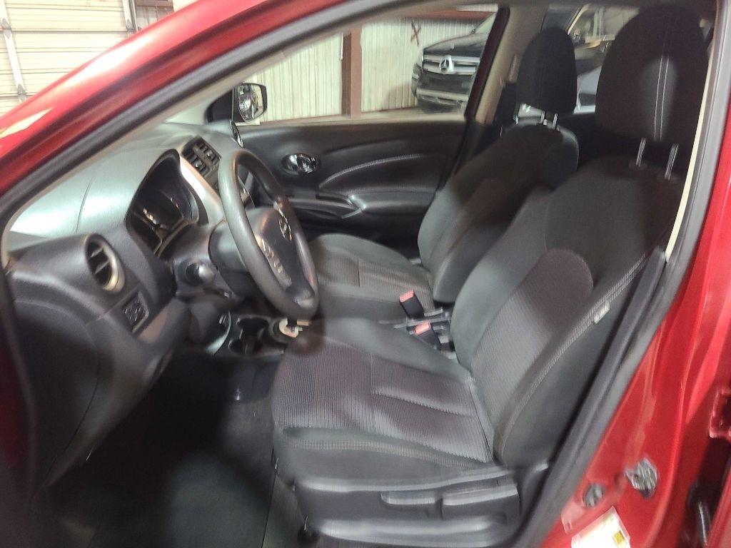 Nissan Versa Sedan SV CVT 2018