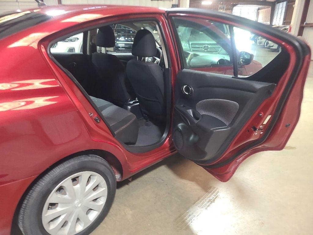 Nissan Versa Sedan SV CVT 2018