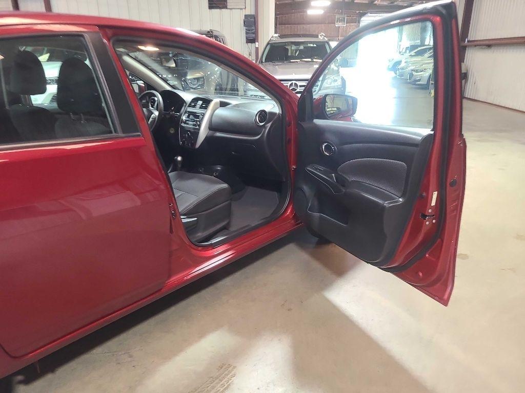 Nissan Versa Sedan SV CVT 2018
