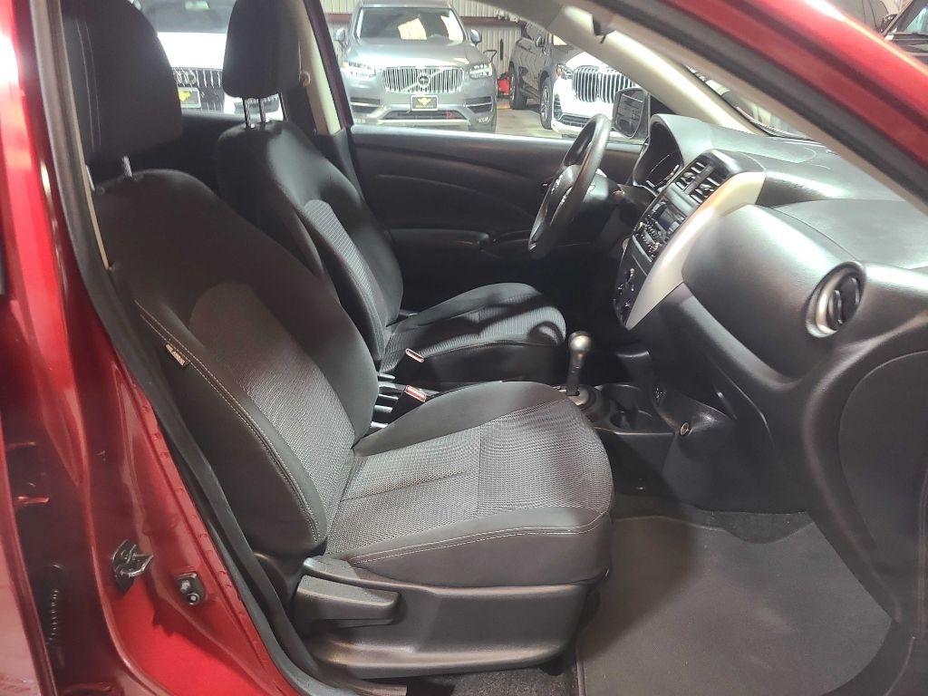 Nissan Versa Sedan SV CVT 2018