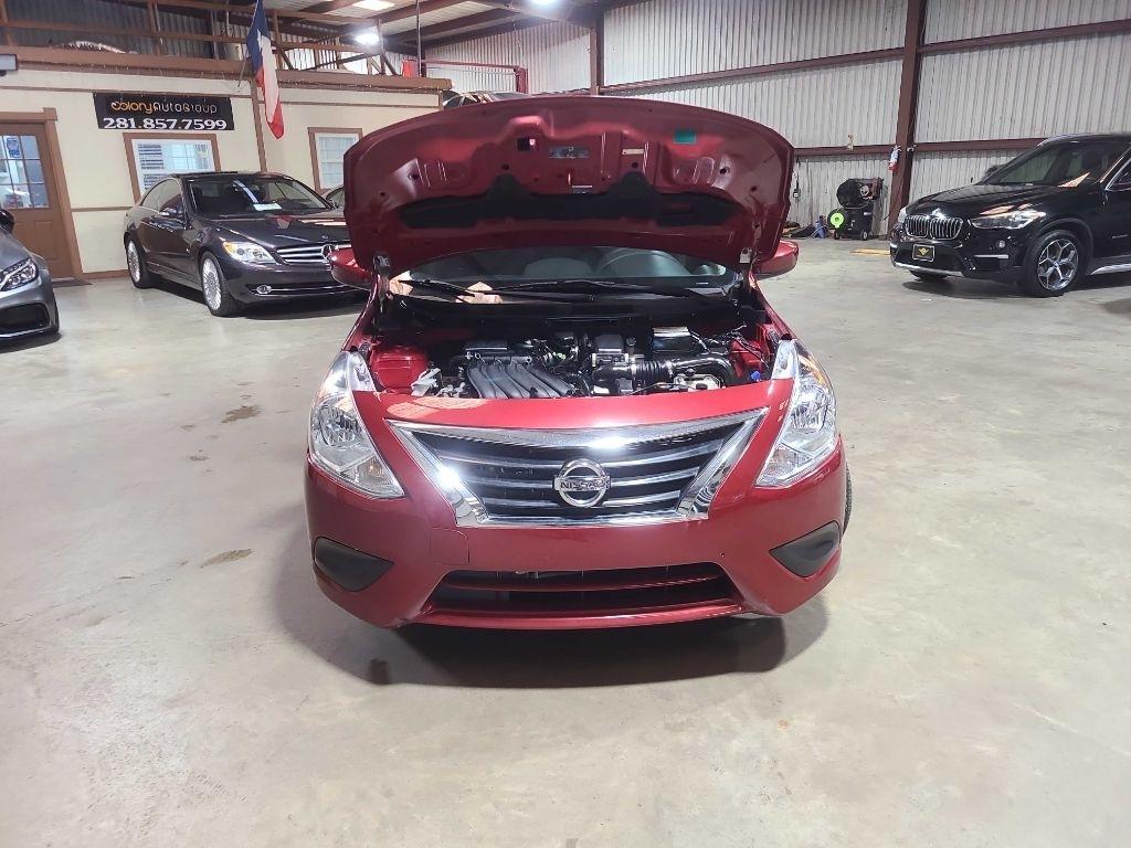 Nissan Versa Sedan SV CVT 2018